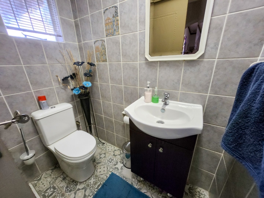 4 Bedroom Property for Sale in Wilkoppies North West